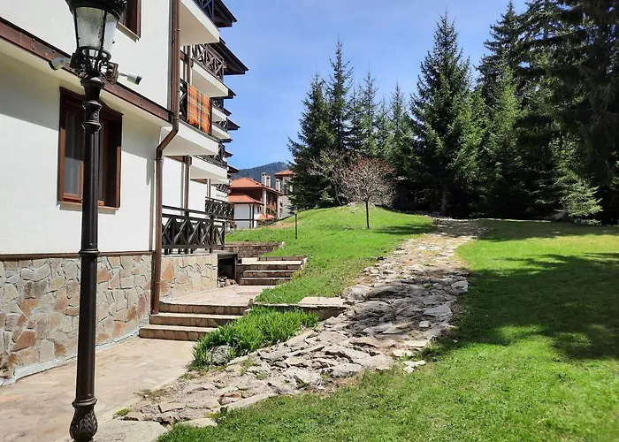 Lusi Holiday, смолянски езера アパート スモーリャン