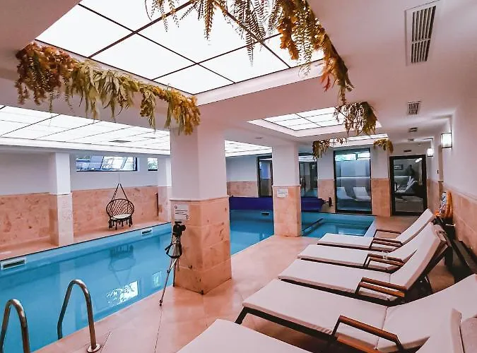 Lusi Holiday, смолянски езера